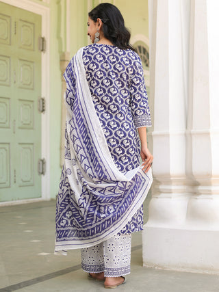 Women Printed Pure Cotton Kurta with Trousers & With Dupatta