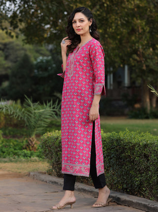 Women Fuchisia Ethnic Motifs Printed Pure Cotton Straight Kurta