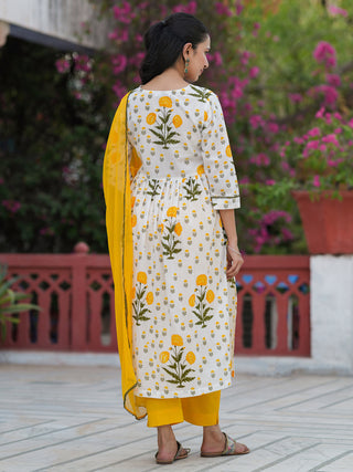 Women Floral Printed Regular Pure Cotton Kurta & Trousers With Dupatta