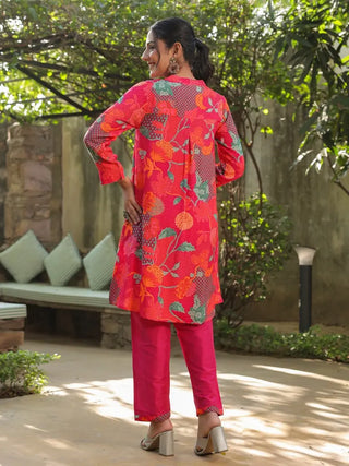 Women Fuchsia Floral Printed Mandarin Collar Long Sleeves Kurta With Trouser