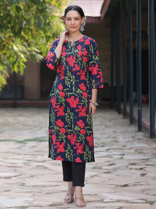 Women Blue Floral Printed Pintuck Kurta