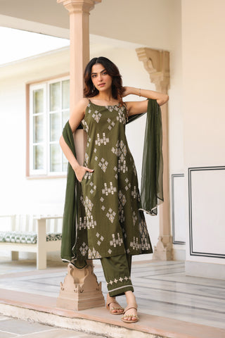 Green Ikat Print Embroidered 3-Piece Kurta Set