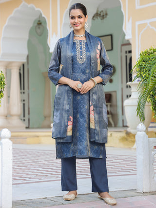 Women Floral Printed Regular Thread Work Pure Cotton Kurta with Trousers & With Dupatta
