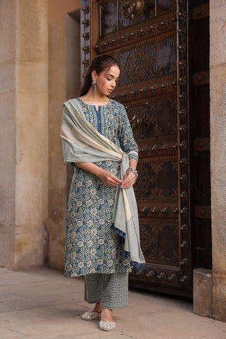 Women Floral Printed Regular Pure Cotton Kurta with Trousers & With Dupatta