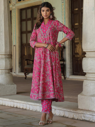 Women Fuchsia Paisley Printed Pure Cotton Kurta With Printed Trouser And Dyed Dupatta