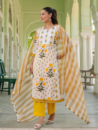 Women Floral Printed Regular Pure Cotton Kurta with Trousers & With Dupatta
