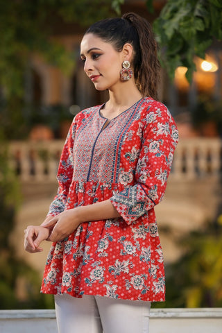 Women Red & Navy Blue Floral Printed Pure Cotton Kurti