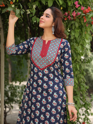 Women Navy Blue Ethnic Printed Straight Kurta with Contrast Print Yoke