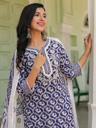 Women Printed Pure Cotton Kurta with Trousers & With Dupatta