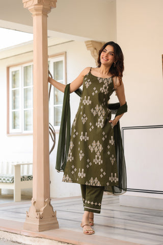 Green Ikat Print Embroidered 3-Piece Kurta Set