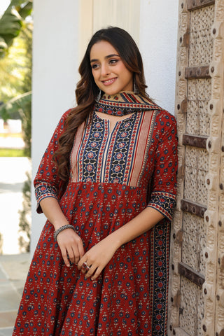 Breathable cotton kurta with trousers and dupatta featuring ethnic prints