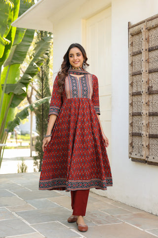 Comfortable pure cotton ethnic print kurta, trousers and dupatta set