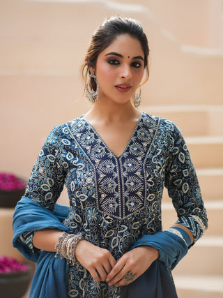 Elegant blue kurta set women