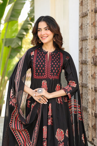Elegant ethnic printed cotton kurta with trousers and embroidered detailing