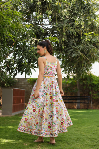 Elegant white cotton flared midi dress