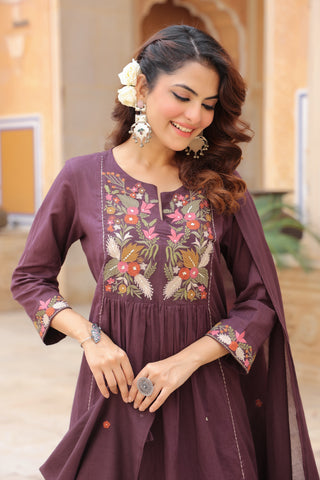 Embroidered kurta with trousers set