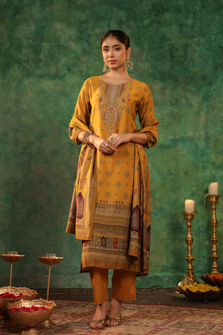 Ethnic Sequinned Kurta Set