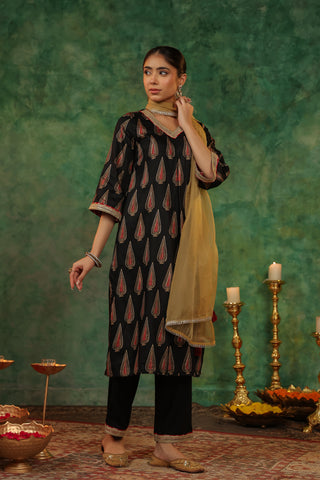 Ethnic kurta dupatta set
