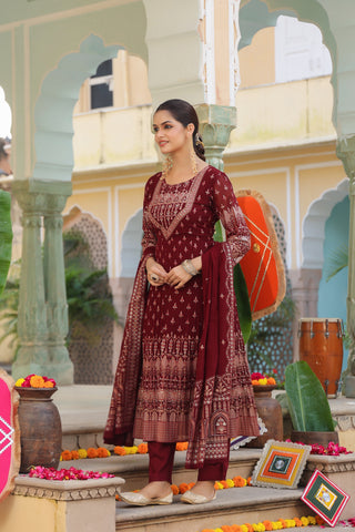 Ethnic motifs kurta set with dupatta