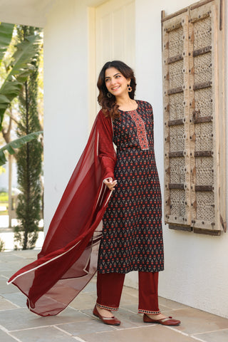 Ethnic printed kurta set with dupatta in breathable cotton fabric