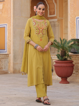 Festive floral kurta set women
