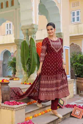 Festive kurta set with beads and stones