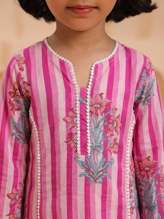 Floral striped V-neck kurta for girls