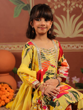 Girls cotton kurta trousers dupatta