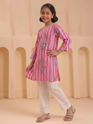 Girls ethnic kurta with floral stripes