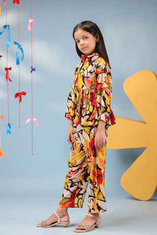 Girls printed three quarter sleeve set