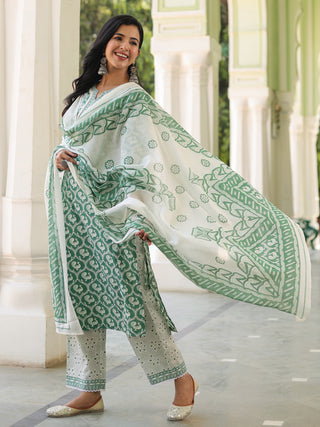 Green ethnic cotton kurta set with dupatta