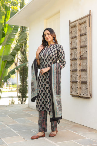 Lightweight cotton kurta with trousers and dupatta set