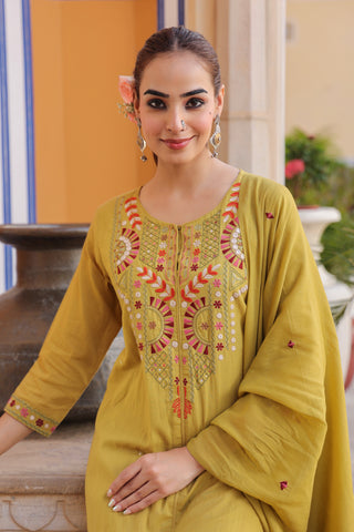 Lightweight embroidered kurta set