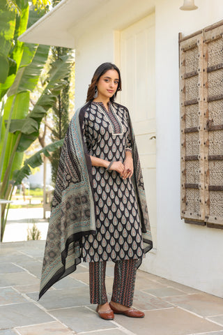 Pure cotton kurta set with traditional print and pants