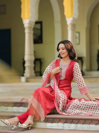 Bandhani Printed Sequinned Chanderi Cotton Kurta With Trousers & Dupatta