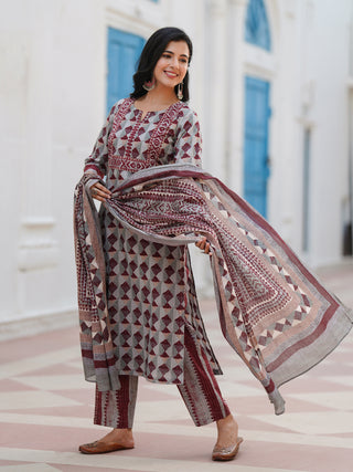 Geometric Printed Notch Neck Pure Cotton Kurta With Trousers & Dupatta
