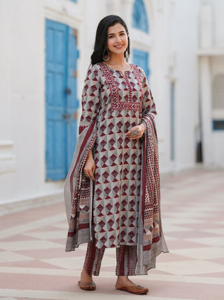 Geometric Printed Notch Neck Pure Cotton Kurta With Trousers & Dupatta