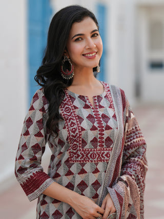 Geometric Printed Notch Neck Pure Cotton Kurta With Trousers & Dupatta