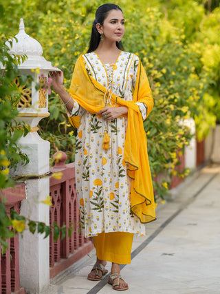 Women Floral Printed Regular Pure Cotton Kurta & Trousers With Dupatta