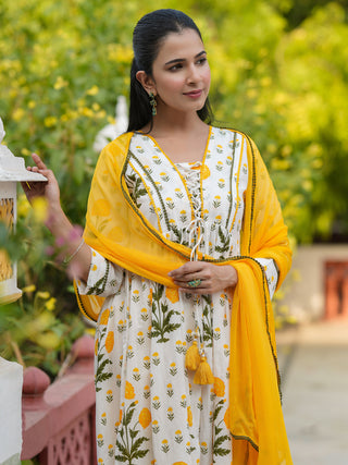 Women Floral Printed Regular Pure Cotton Kurta & Trousers With Dupatta