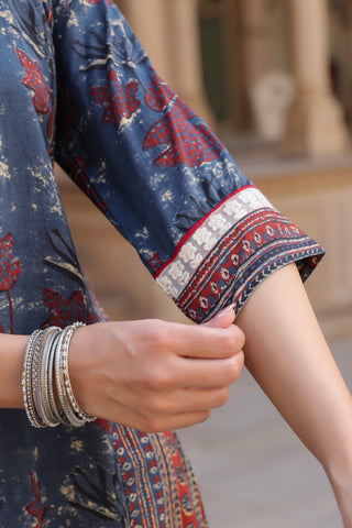 Women Floral Printed Thread Work Kurta