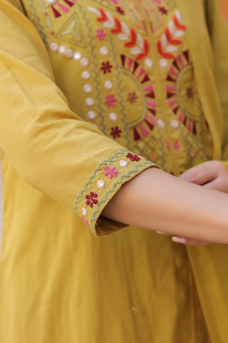 Floral Embroidered Mirror Work Pure Cotton Kurta With Trousers & Dupatta