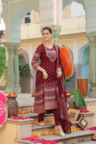 Women Ethnic Motifs Printed Beads and Stones Kurta with Trouser & Dupatta