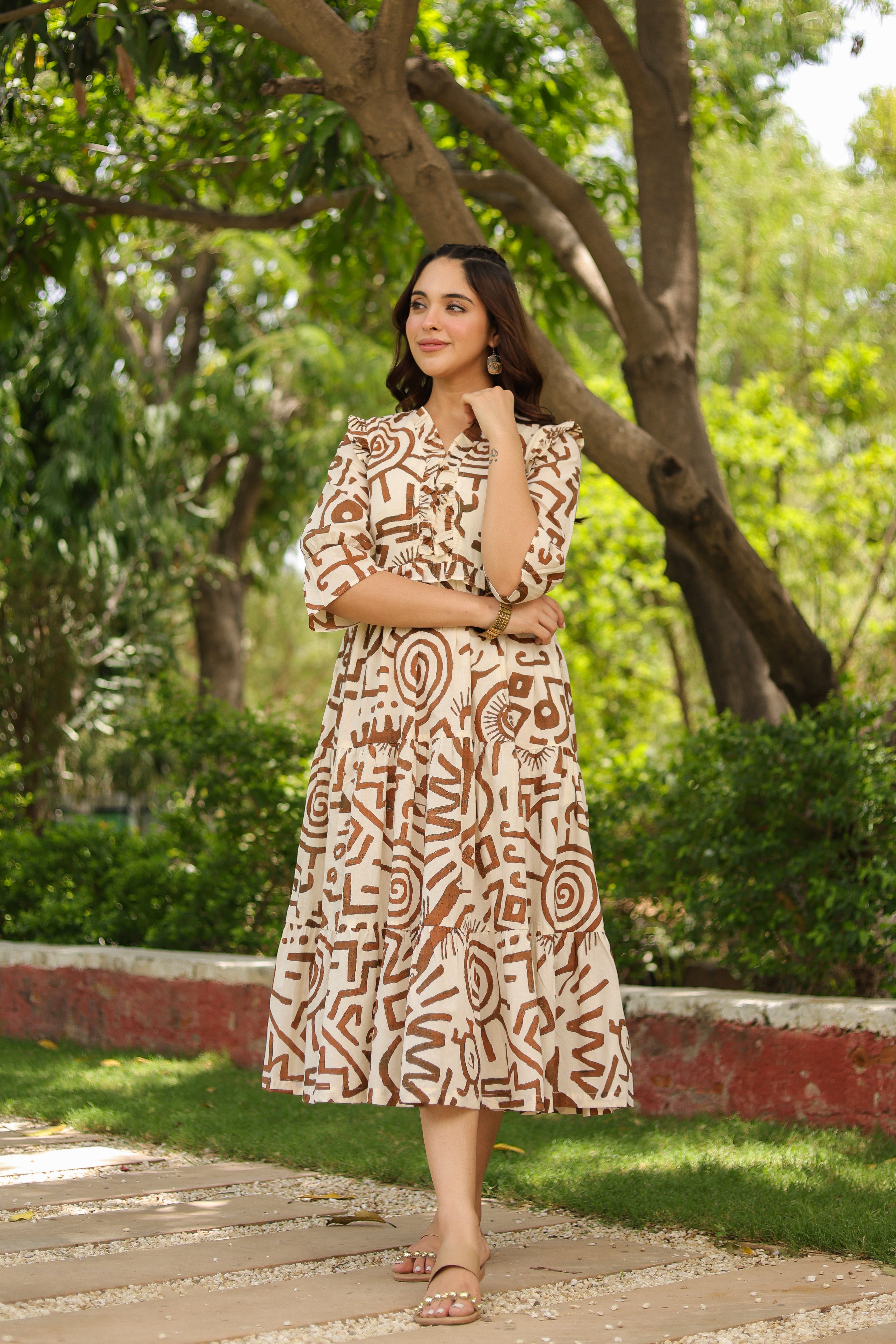 Women Abstract Printed Pure Cotton Tiered Fit & Flare Midi Dress – Rain & Rainbow