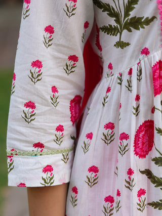 Women Floral Printed Cotton Kurta with Trousers & Dupatta