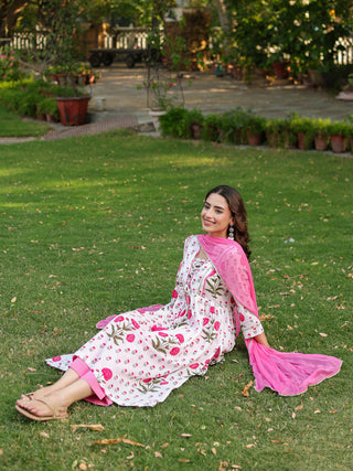 Women Floral Printed Cotton Kurta with Trousers & Dupatta