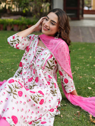 Women Floral Printed Cotton Kurta with Trousers & Dupatta