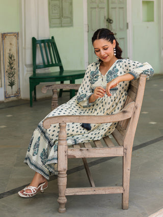 Women Ethnic Printed Pure Cotton V-Neck Fit & Flared Midi Ethnic Dresses