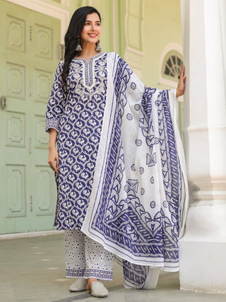 Women Printed Pure Cotton Kurta with Trousers & With Dupatta