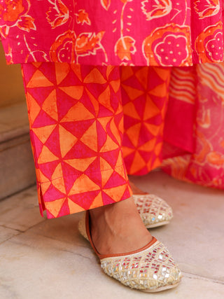 Women Floral Printed Cotton A-Line Kurta with Trousers & Dupatta